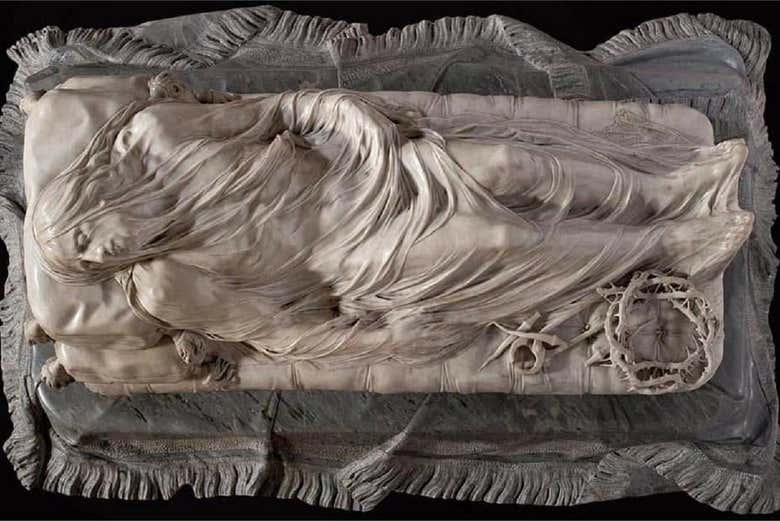 Vue d'en haut de la sculpture