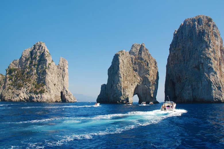 Les trois Faraglioni de Capri