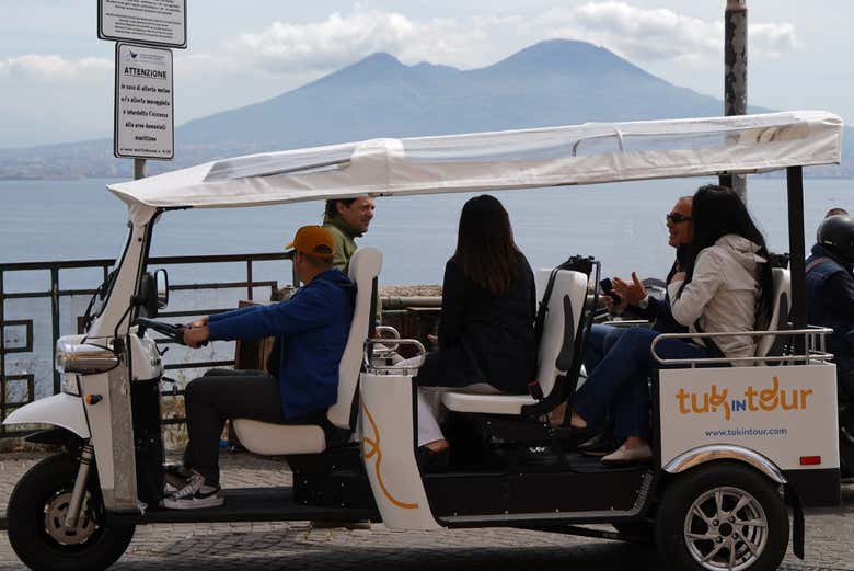 Parcourez Naples en tuk tuk